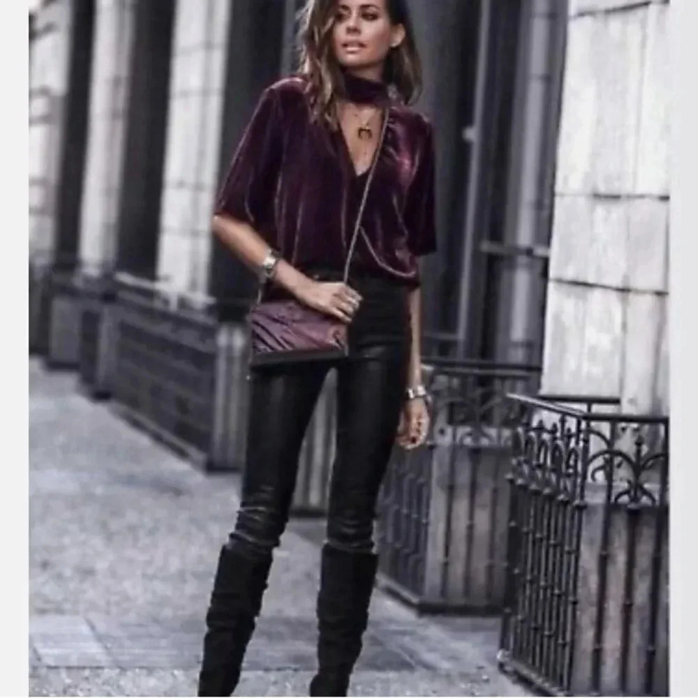 Theory Slit Collar V-Neck Luxe Velvet Top Maroon Burgundy Size Small - Picture 2 of 8